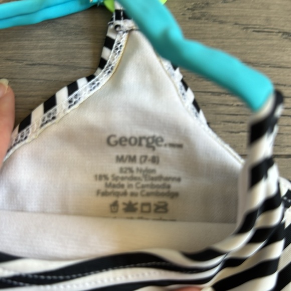 George 2-piece girls bathing suit in M (7-8) - Picture 5 of 7